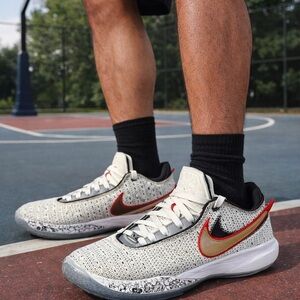 Nike LeBron XX Pink Diamond Collection Basketball Shoes Size 7.5